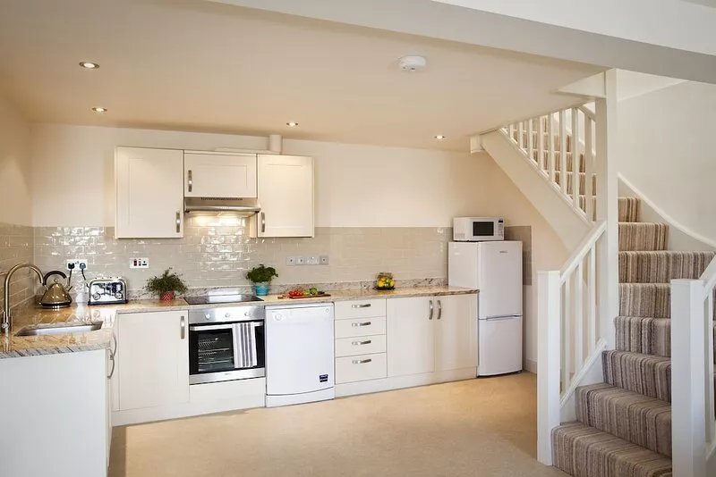 Beautiful dog friendly barn conversion for 4 near sandy beach and Padstow