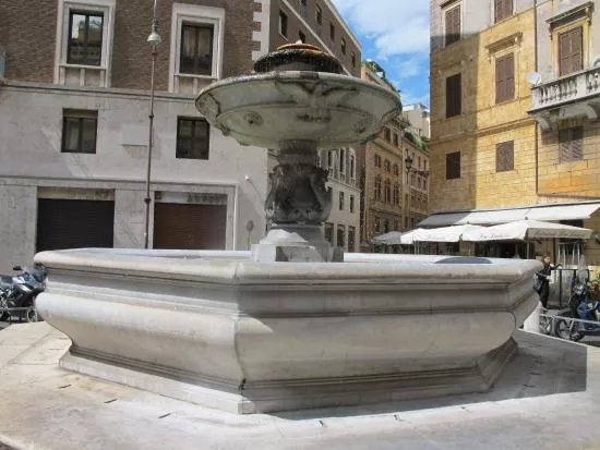 Fontana di Piazza Nicosia