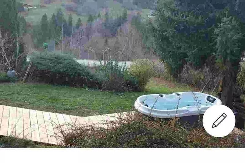 2-bedroom apartment with PRIVATE JACUZZI close to ski resorts with breathtaking