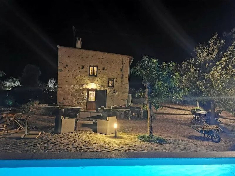 Charming stone house with heated swimming pool on the outskirts of the Balagne