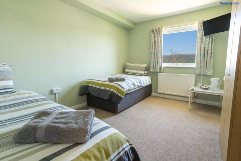 Hunter's Lodge