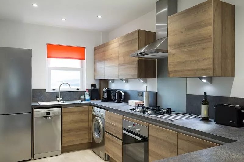SWAN COTTAGE, family friendly, with a garden in Arundel