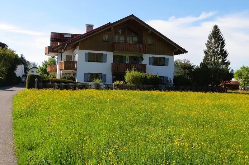 Heile Welt - High-quality furnished vacation apartment with castle view