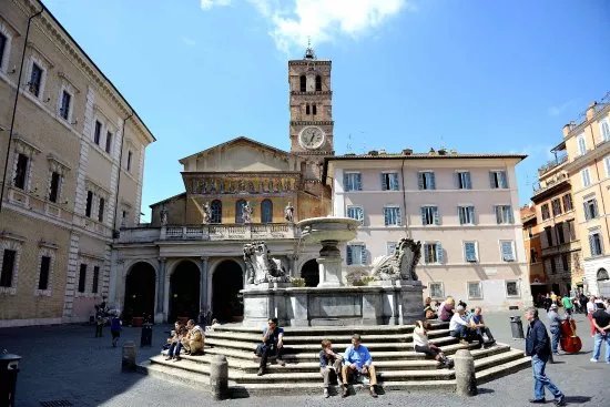 Piazza di Santa Maria v Trastevere