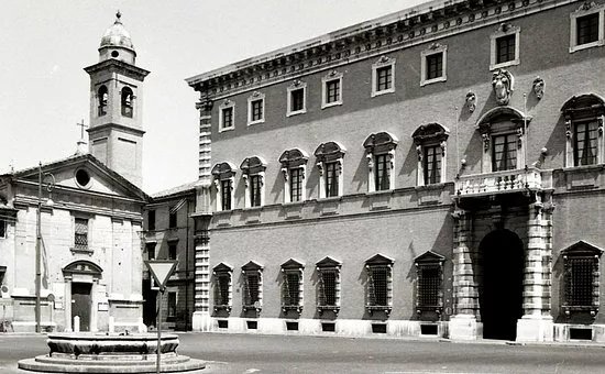 Palazzo Paulucci