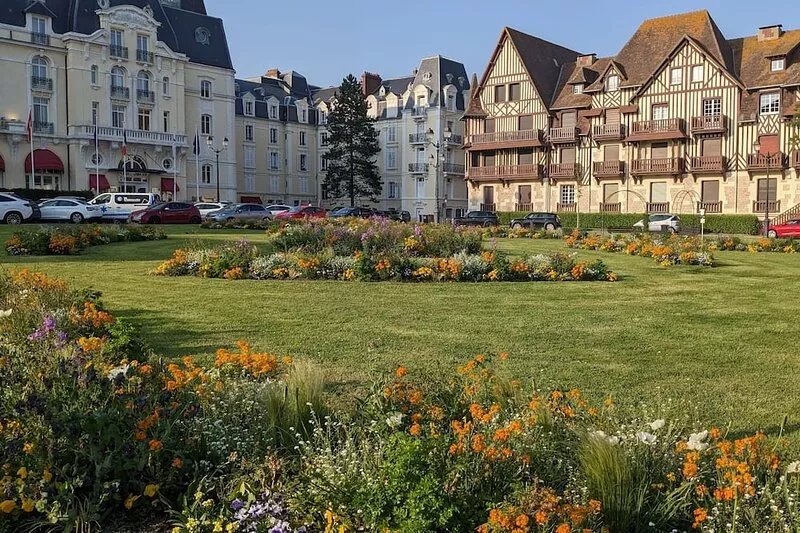 2 Pièces Cabourg Grand Hôtel à Côté de la Plage Situation Exceptionnelle