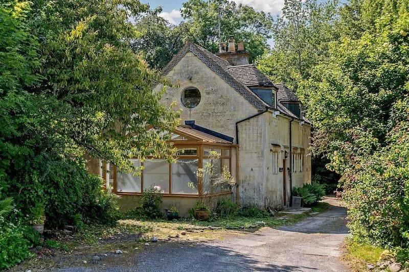 Characterful dog friendly holiday cottage in the Cotswolds - The Coach House