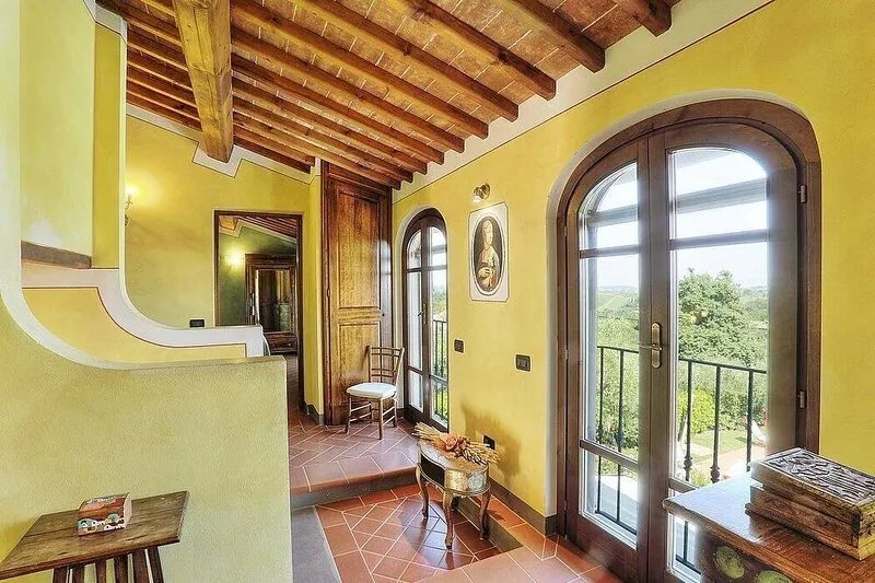 Villa Tessa: A splendid two-story villa with the strong charachter which