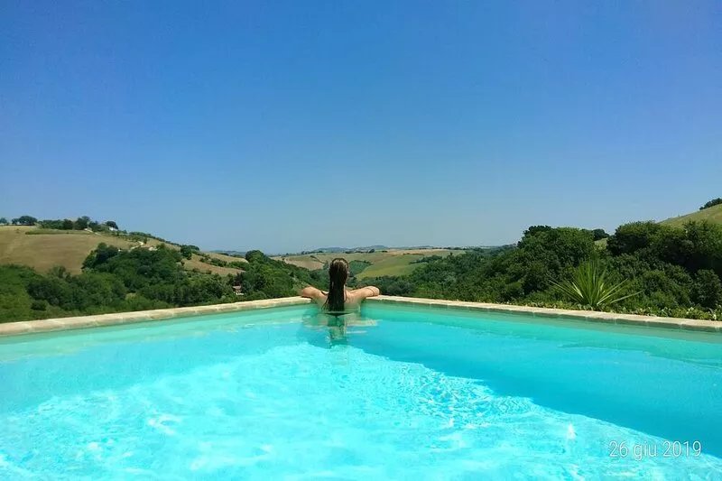PesaroUrbino farmhouse villa with saltwater pool sea view. T. Vendrosella