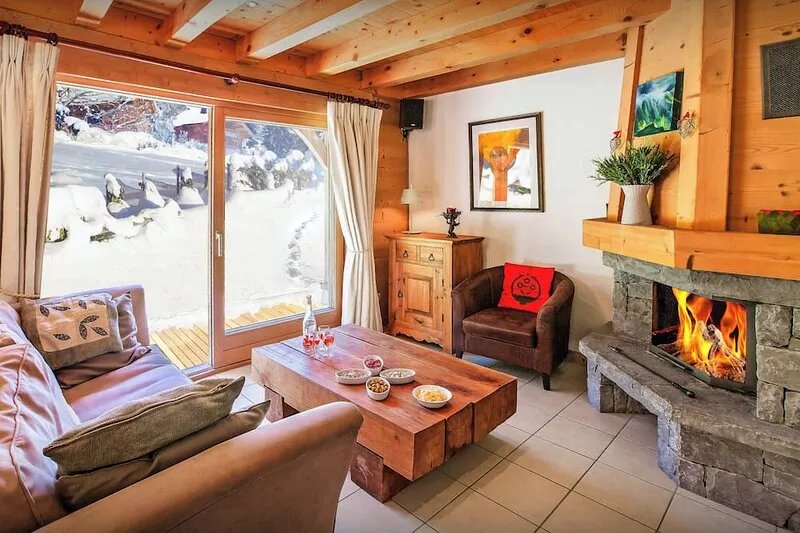 Chalet L'Ours Blanc - ski-in ski-out base for 8, open fire - OVO Network