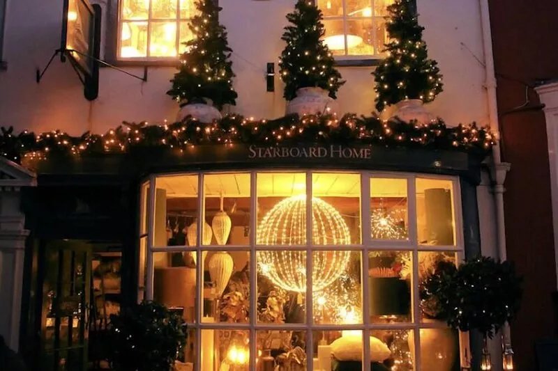 Luxury Seashell Cottage Central Milford on Sea New Forest and 5 mins to beach