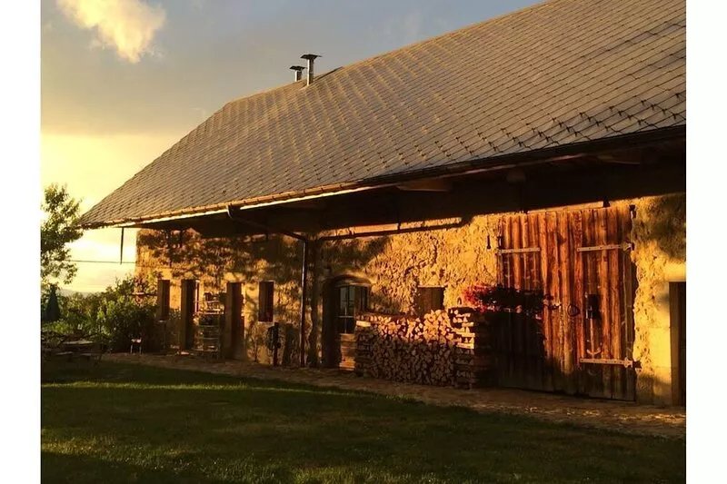 Between lake and mountains, gîte in a renovated farmhouse