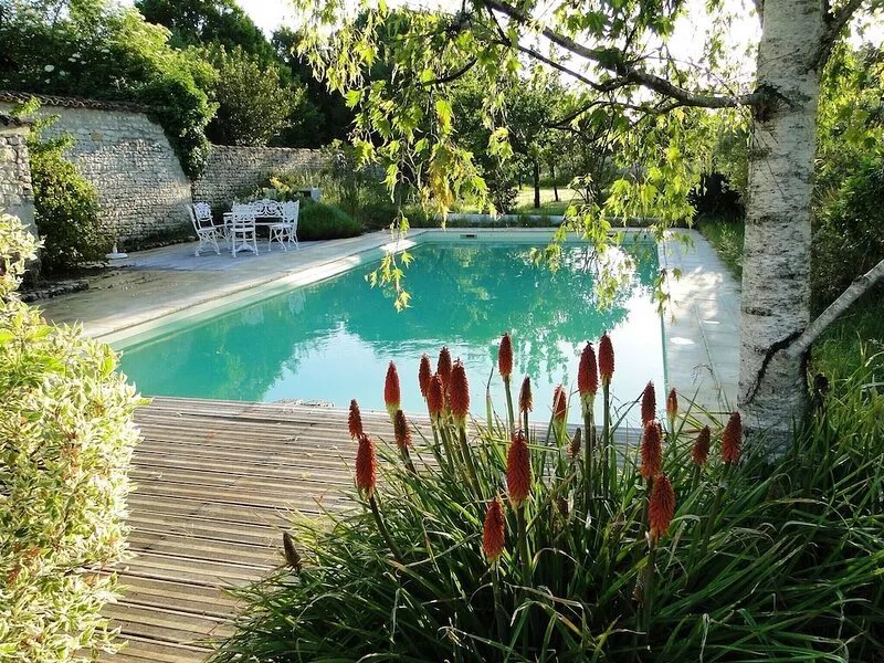 LA CHARMENTAISE Charming B&B at the gates of La Rochelle & the Marais Poitevin