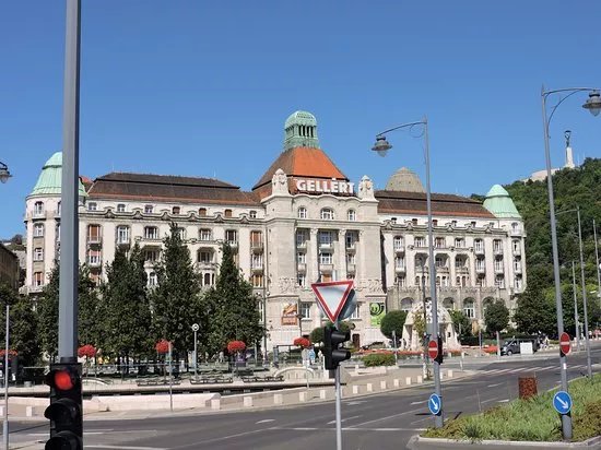 Szent Gellert Square