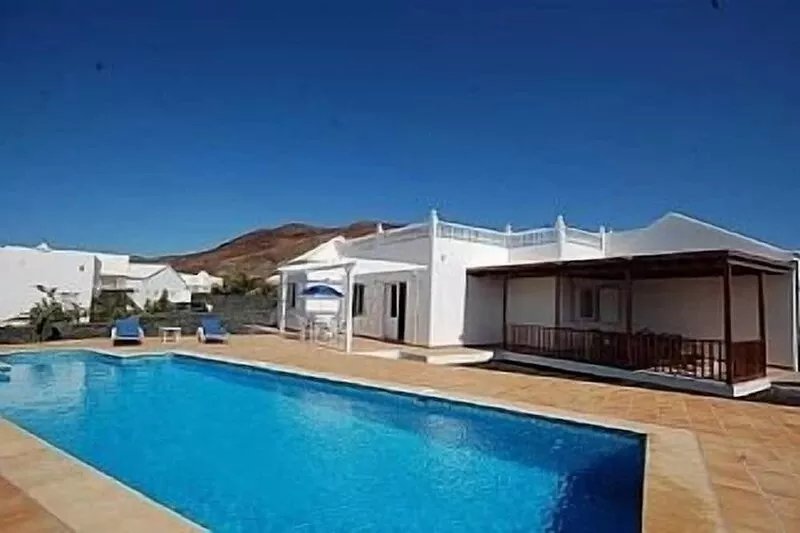 Villa With Private Heated Pool And Sea Views In Playa Real, Playa Blanca