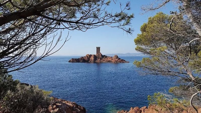 2 apartments in a beautiful, quiet property between vineyards and the sea