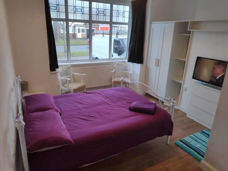 Dbl Bed Wifi Ensuite Netflix Bham
