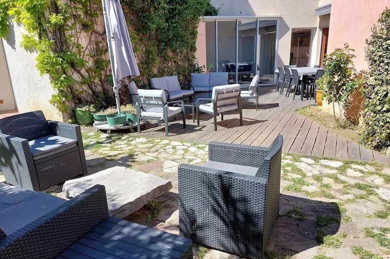 Large family house 100m from the sea,