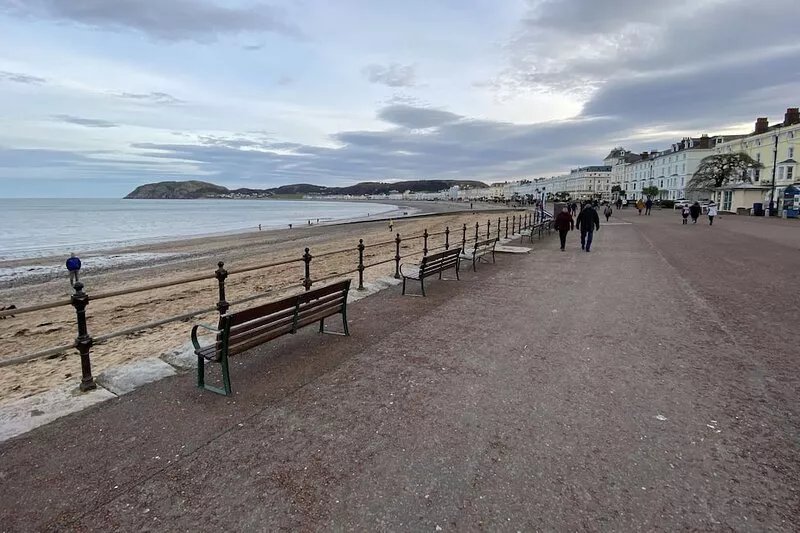 Clement Lodge Llandudno 2 Bedrooms Sleeps 4 Parking