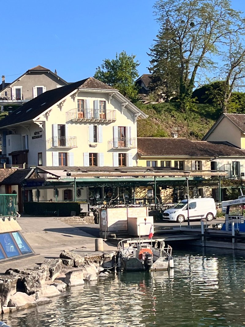 Le Jules Verne Hôtel-Restaurant