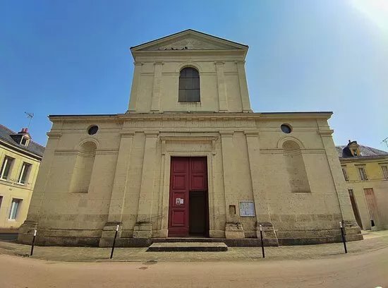 Eglise Saint-Vincent a La Chartre-sur-le-Loir