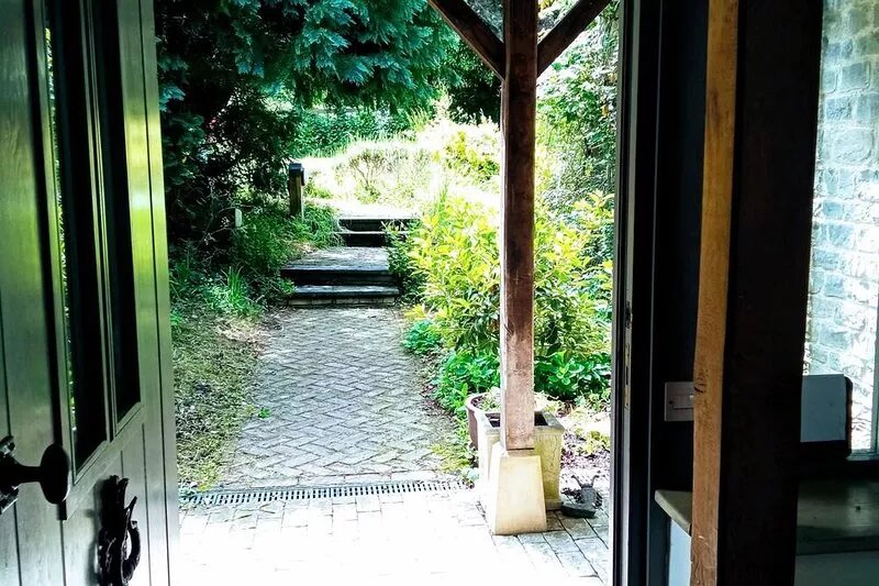 Cosy Somerset cottage, open fire, country walks, pet friendly.