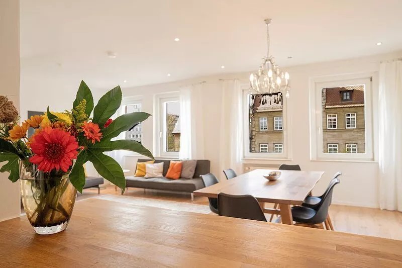 Spacious apartment with balcony in the heart of the historic old town
