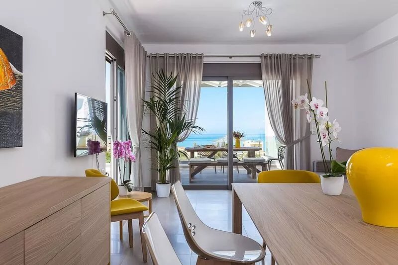 Eolia Iconic Villa, walking distance to Beach & Shops, Car Free Holiday