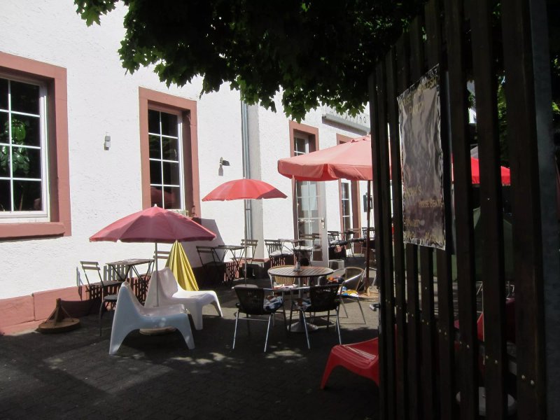 Cafe & Bar Majolika