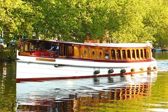 Music Dinner Cruise through the canals of Amsterdam