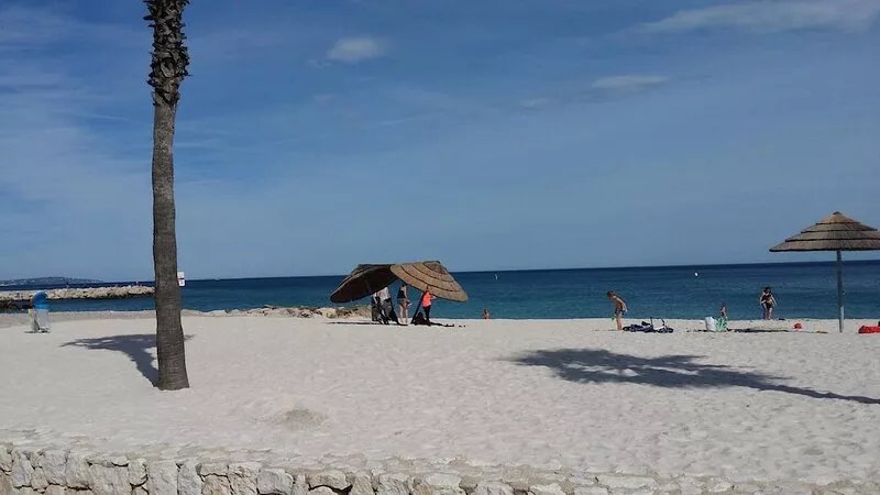 PROMO 2 room apartment, air conditioned, garage, WIF, 50 m from the beach