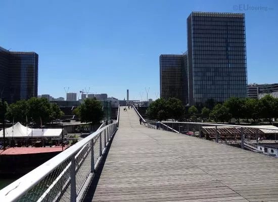 Passerelle Simone-de-Beauvoir