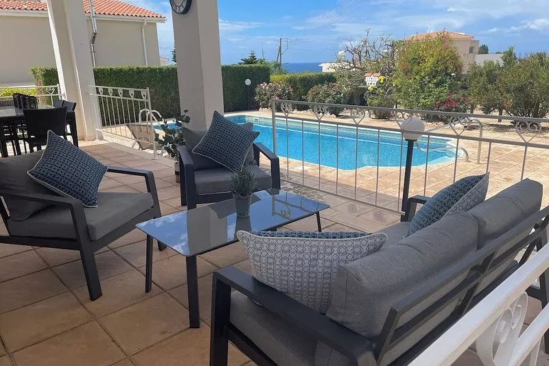 Large detached family Villa with private pool and beautiful gardens, full a/c