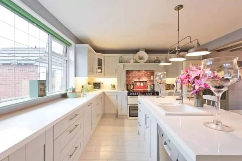 Oakville, entire luxury home, close beach, mountains & Dublin City, Adults Only