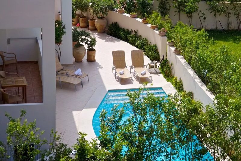 Villa Artemi , private pool , near the beach, center of village