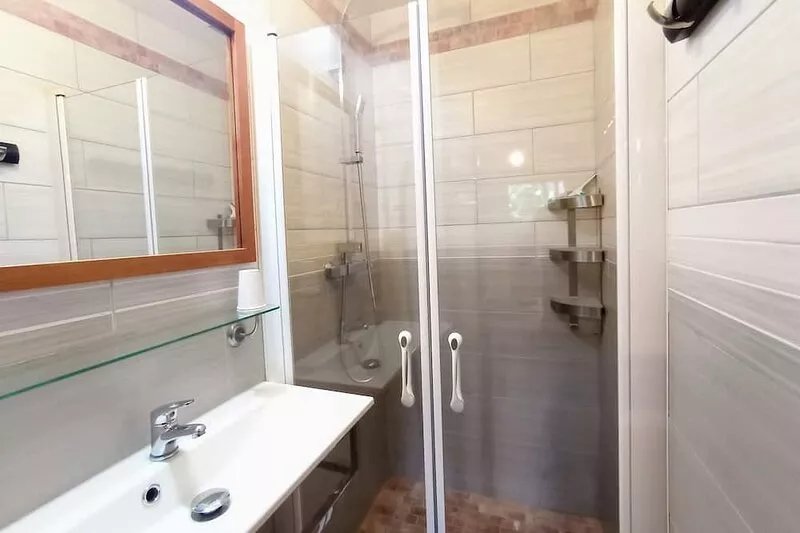 Luxury villa, private jacuzzi, near beaches