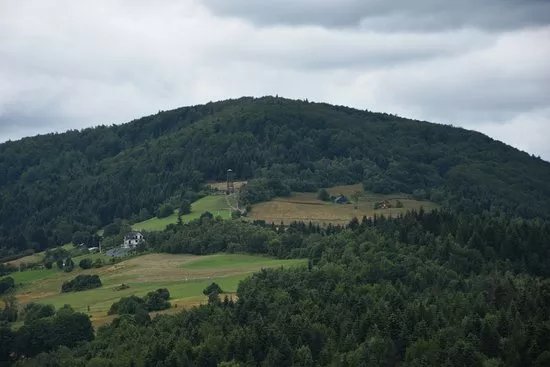 Wieza widokowa pod szczytem Jaworza