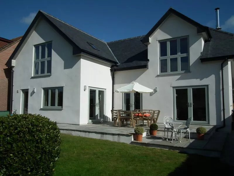 Stunning & Spacious Purbeck Home in a Village Setting Close To The Sea