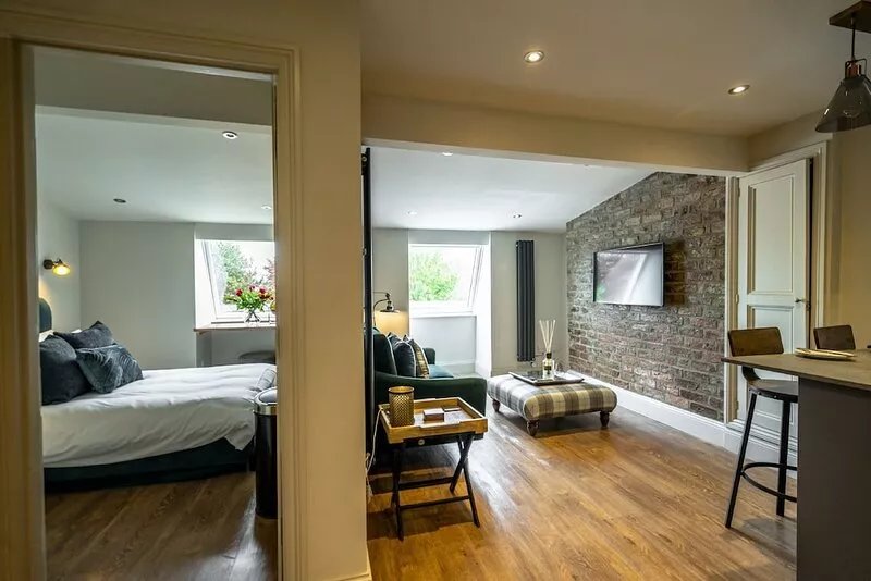A couples retreat that sleeps 2 guests  in 1 bedroom