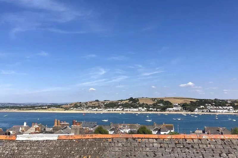 Coastal cottage, stunning panoramic estuary views in Old Devon fishing village