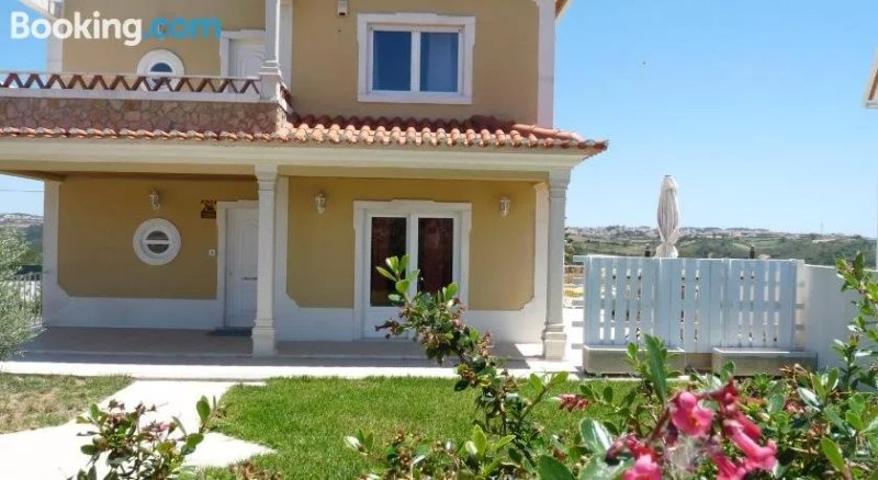 Chillax - Ericeira GuestHouse