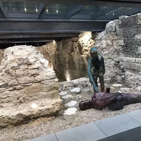 Choosing the Losing Side Sculpture