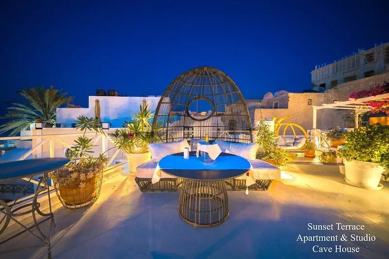 TRADITIONAL CAVE in the heart of old OIA