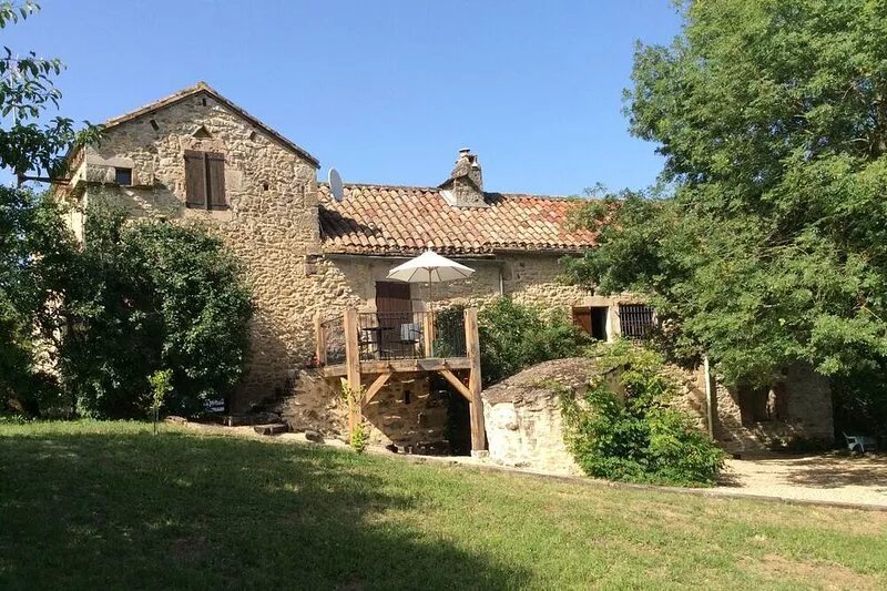Rustic, old farmhouse with stunning views, pool and tennis court.