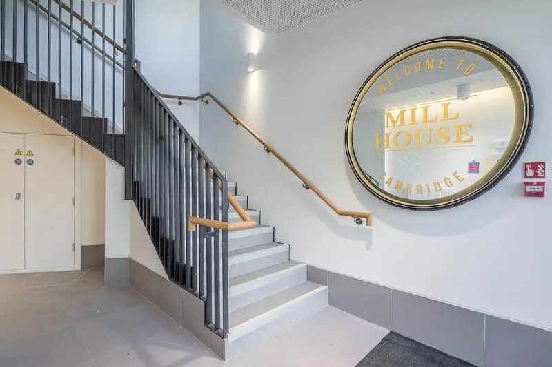 Luxury City Centre Apartment, River Views, Parking