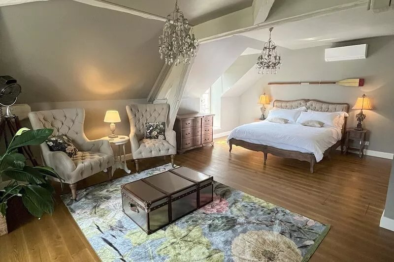 Luxurious 5-bed Winemaker's house built in 1870 in heart of Meursault Burgundy