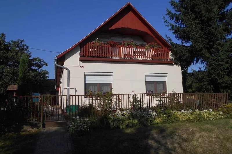 Holiday apartment with terrace and gazebo