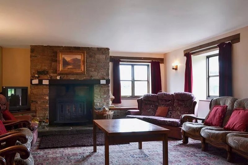 8 bedroom accommodation in Craven Arms