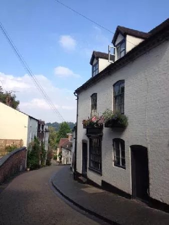 Tudor Arthouse