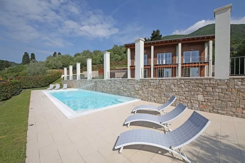 Modern Luxury villa with fantastic lake view, private pool and garden, AC